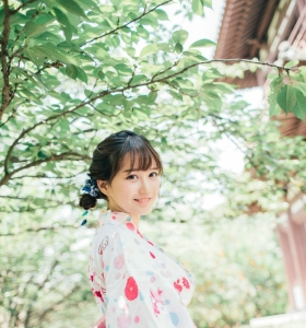 日本和服美少女户外温和清新写真
