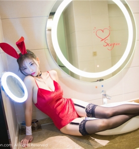 [秀人网]极品兔女郎杨晨晨sugar浴室穿黑丝高跟性感写真图片