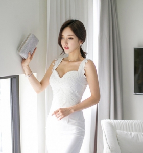 韩国模特孙允珠白色连衣裙气质写真